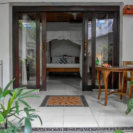 Warung Ombak Homestay